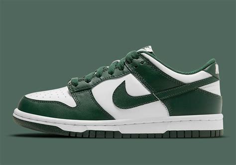 spartan green nike dunks low.